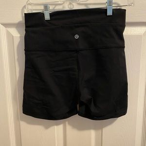 Lululemon spandex. Align fabric.